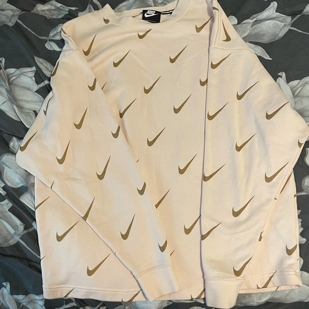 nike sweatshirt